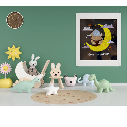 BRO-015 newborn baby gift, Welsh phrase "Nos da nawr", embroidered, frame,