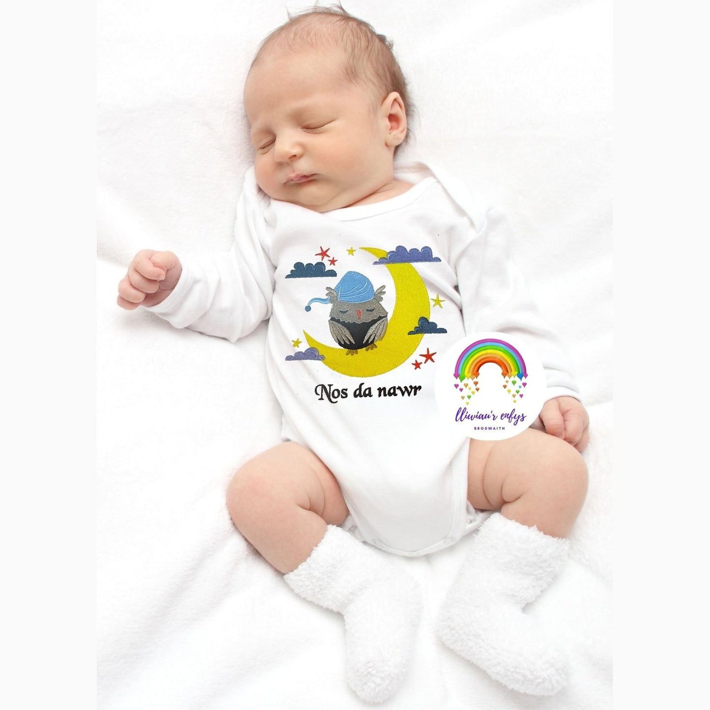 BRO-058 Long sleeved babygrow embroidered owl on moon with Welsh words "Nos da nawr"